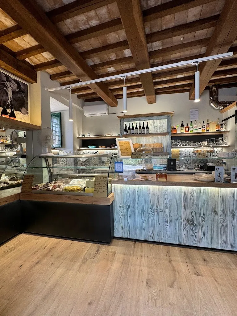 La salsamenteria del borgo_Sellano_slider_image_1