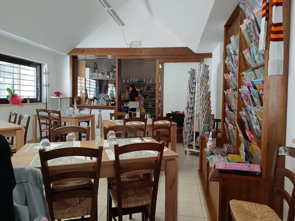 Bar hosteria tabacchi da elena restaurant in Sellano