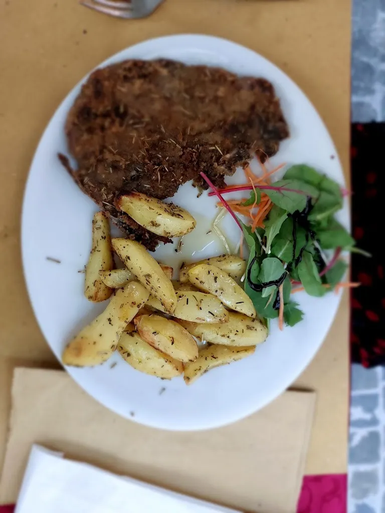 Davide Segretario_Trattoria Pizzeria Sapori Umbri_Spello_review