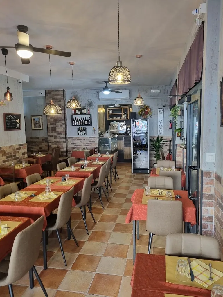 Trattoria Pizzeria Sapori Umbri_Spello_slider_image_1