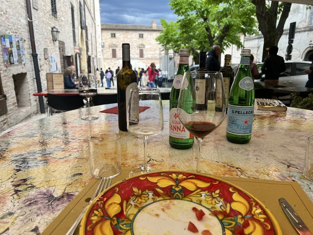 Daniel Ward_Enoteca Properzio S.R.L._Spello_review