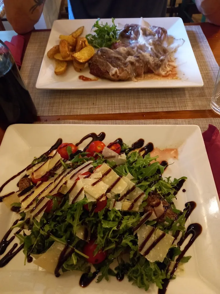 Stefania_La Grotta dello Spuntino - Trattoria pizzeria_Stroncone_review