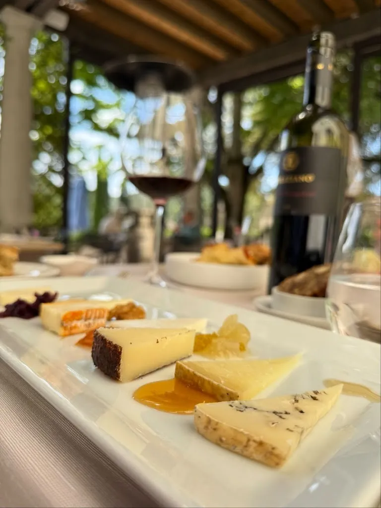 Catalin Balosin_Antica Casina di Caccia_Tuoro sul Trasimeno_recensione