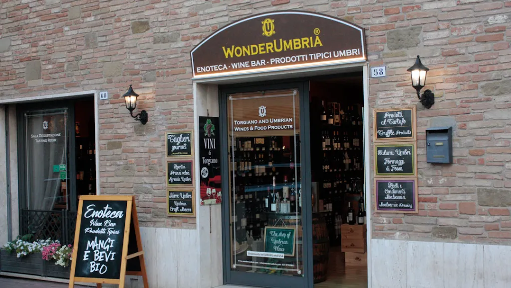 WonderUmbria Enoteca Gourmet restaurant in Torgiano