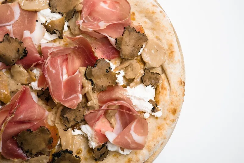 de Carolis - Pizzeria and Restaurant_Torgiano_slider_image_3