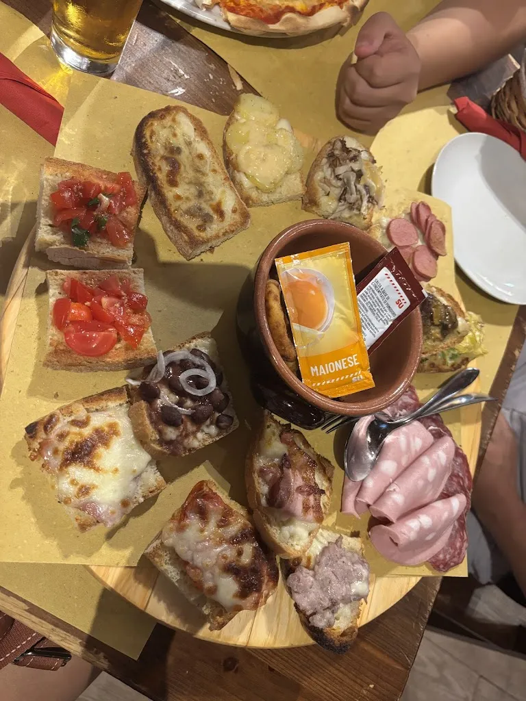 Karen Cruz_Golden Saloon_Umbertide_review