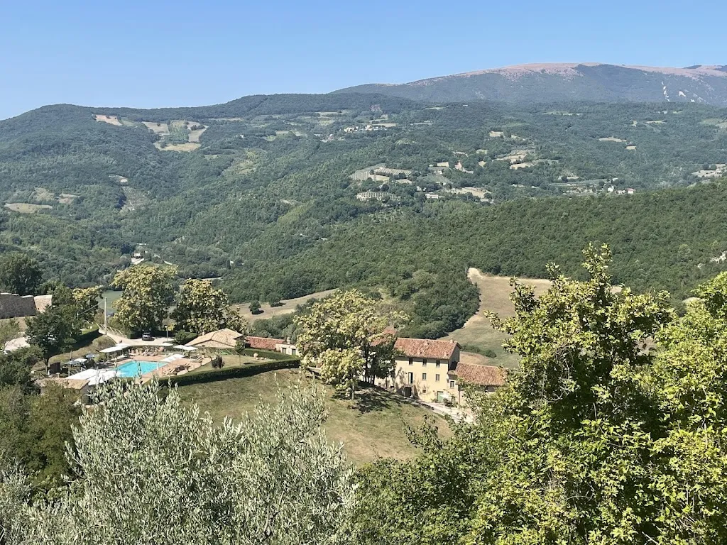 Luc Kessels_Borgo di Gallano_Valtopina_review