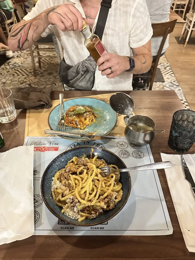 melena bennett_Pizza in Trevi - Fontana di Trevi_Trevi_review