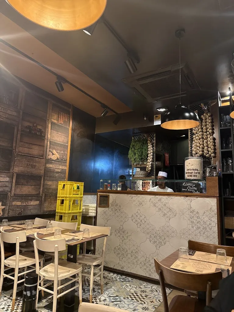 Pizza in Trevi - Fontana di Trevi_Trevi_slider_image_3