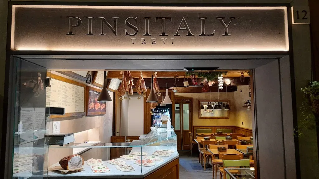 Pinsitaly Trevi restaurant in Trevi