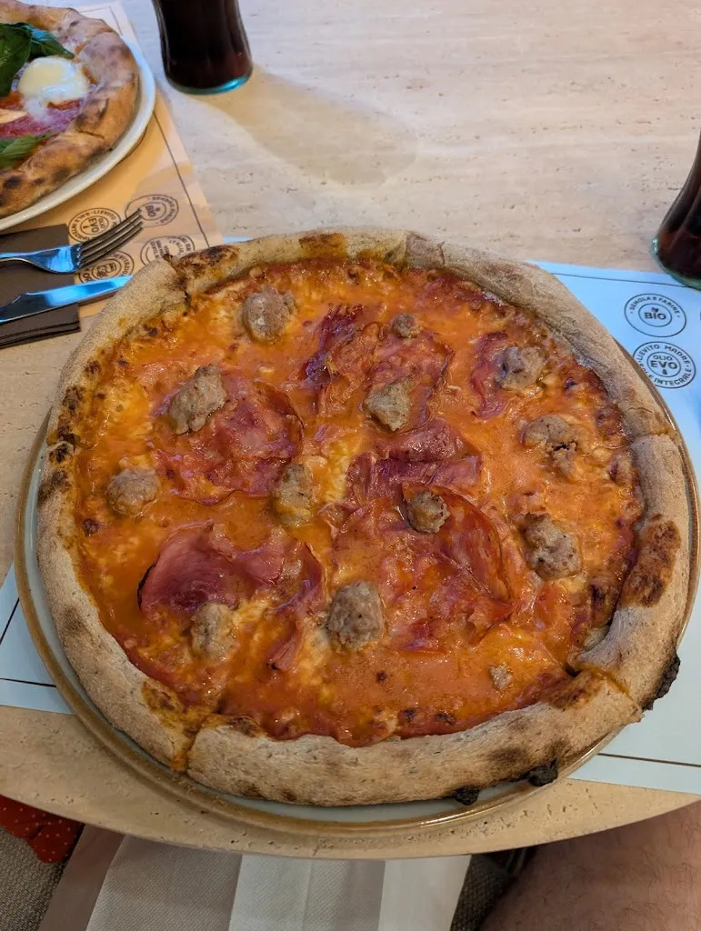 Jonathan Gray_Pizza in Trevi - Piazza di Spagna_Trevi_review