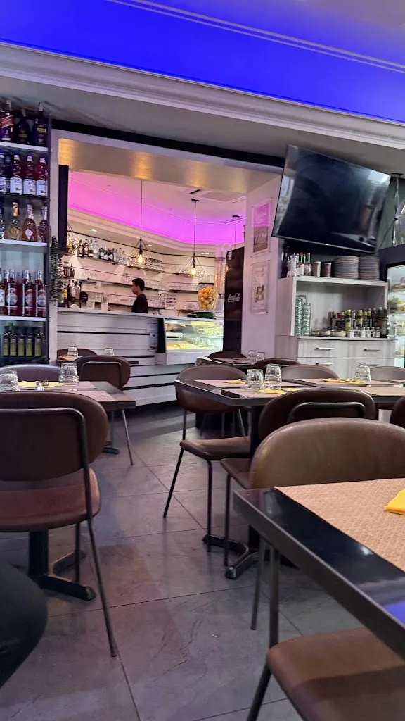 Cafe' Trevi_Trevi_slider_image_2