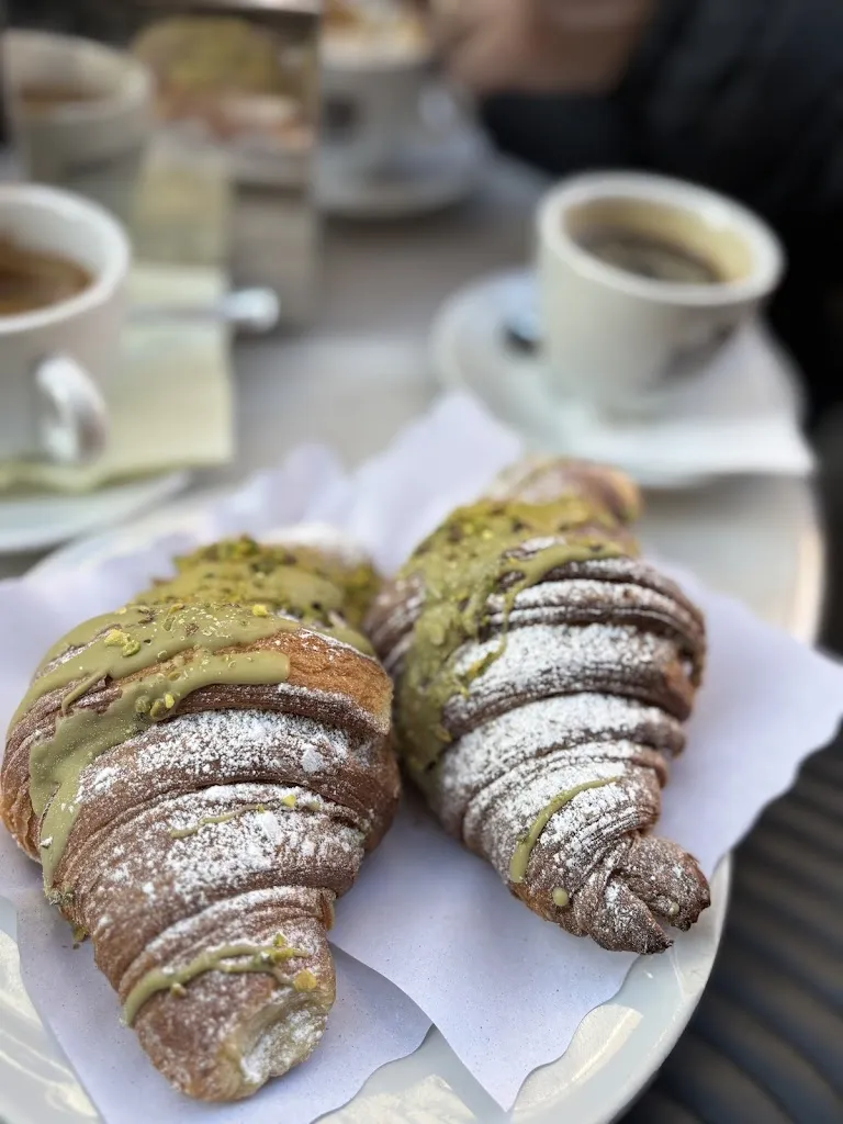 Cafe' Trevi_Trevi_slider_image_3