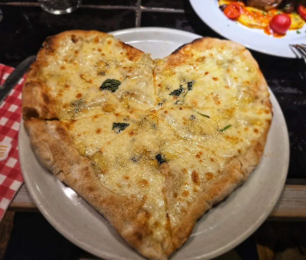 ramon navarro_That's Amore Restaurant_Trevi_review