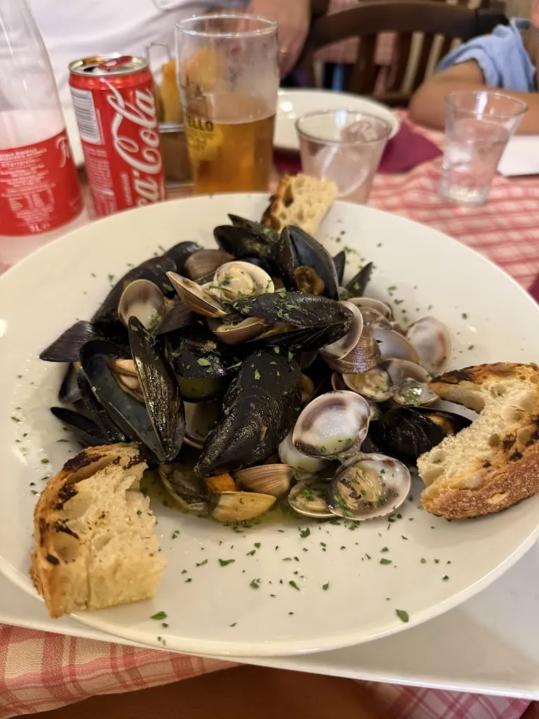 Hedeliza Ramundo_Al Caminetto_Trevi_review