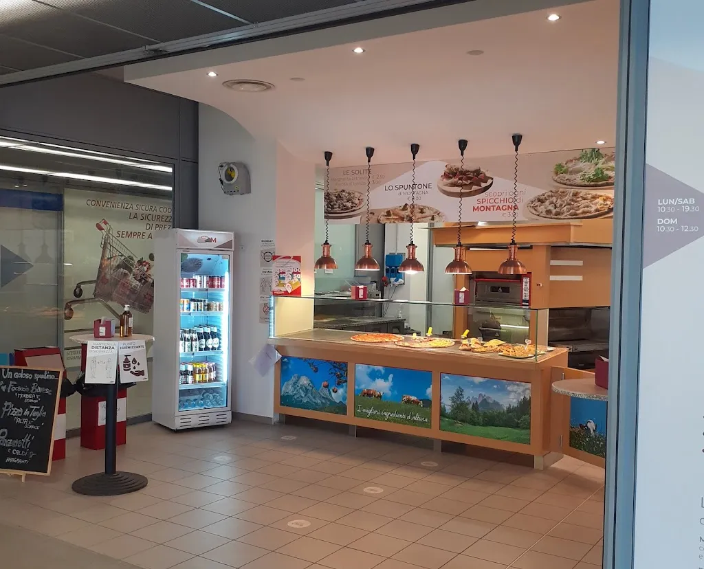 Montagna la pizzeria Agordo restaurant in Agordo