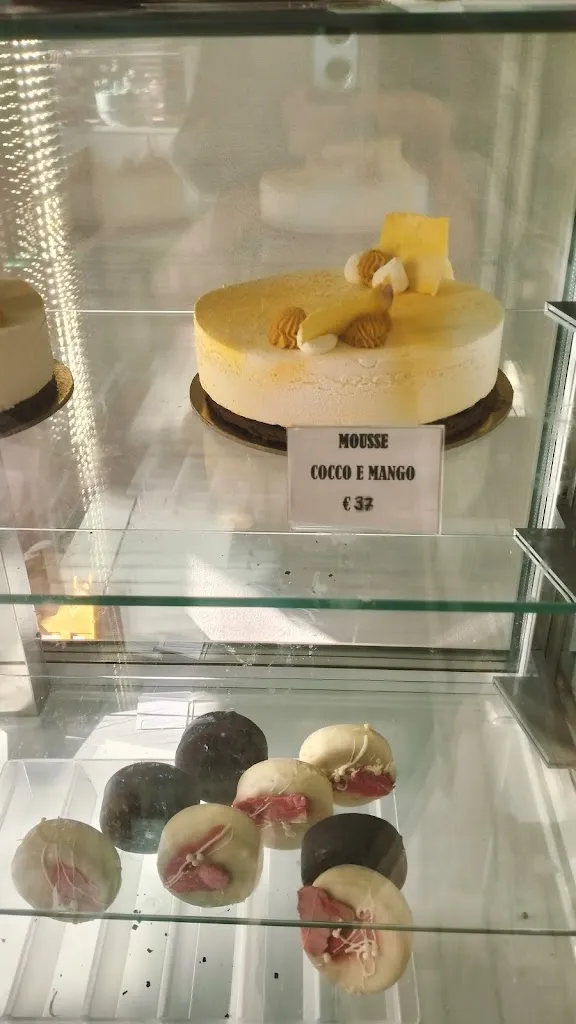 Martina Martina_VIAVAI Dolci Focacce Gelato_Agordo_review