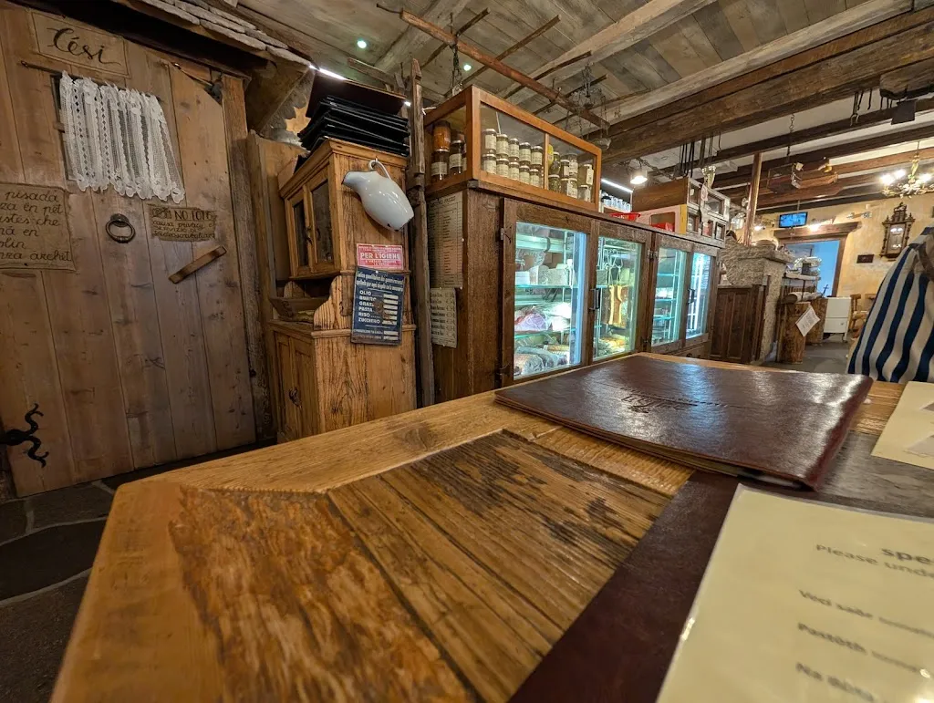 Pizzeria Ristorante Costa_Agordo_slider_image_2