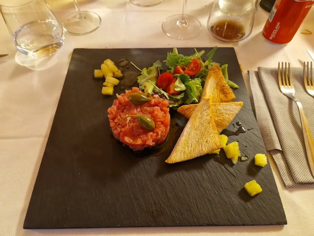 Ristorante Enoteca Allo Scalo_Adria_slider_image_2