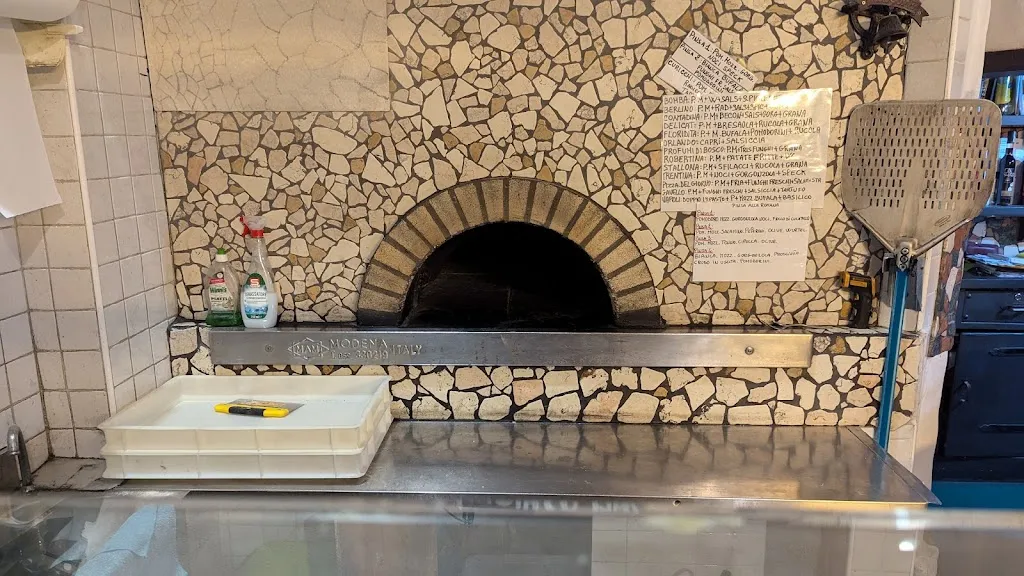 Reinier Koemans_Risto pizza Uncino Gallery Hamburgheria_Adria_recensione