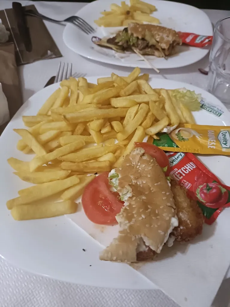 Alex Levels_Risto pizza Uncino Gallery Hamburgheria_Adria_recensione