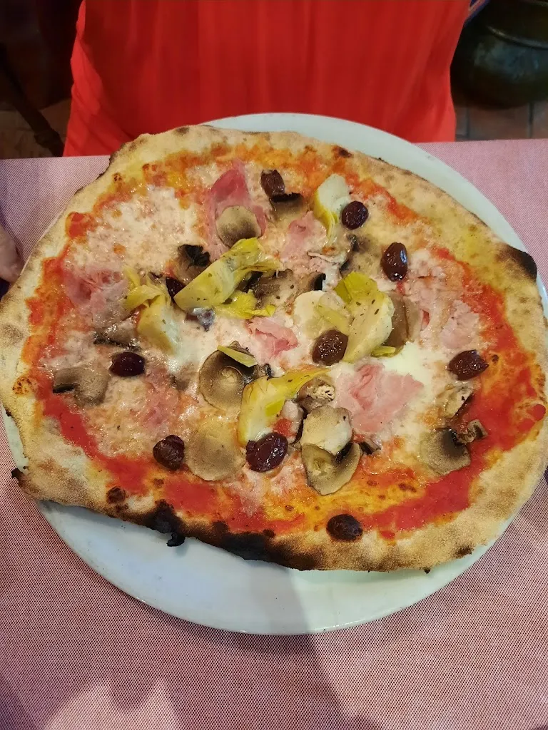 LA FARMACIA DEI SANI - Pizzeria_Adria_slider_image_3