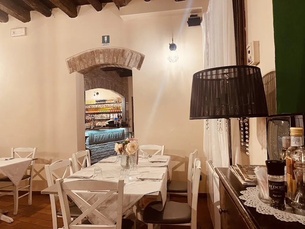 Pizzeria Pizzicotto restaurant in Adria