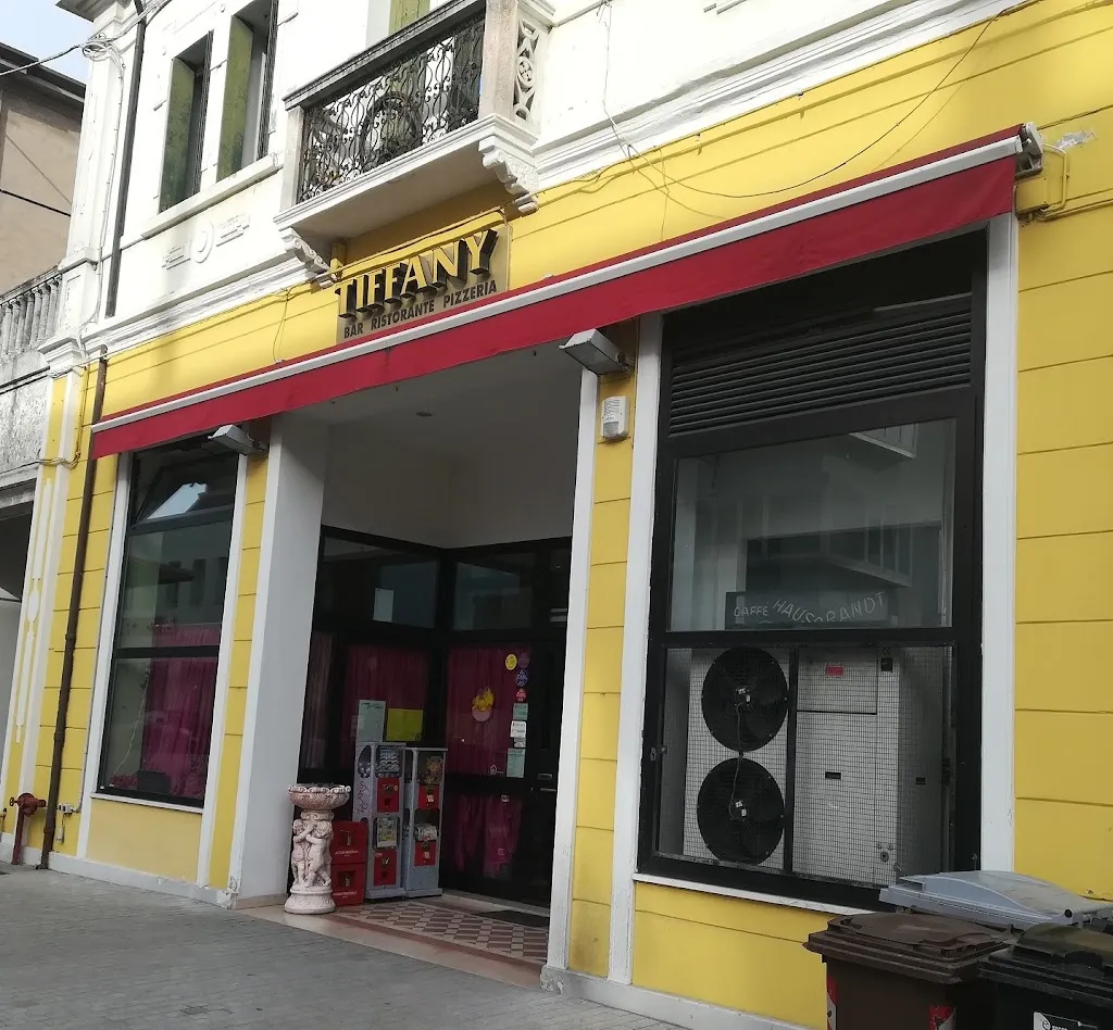 David Smith_Pizzeria Tiffany Adria_Adria_review