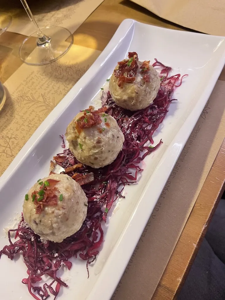 Barbora Hornakova_Enoteca Alleghe_Alleghe_review