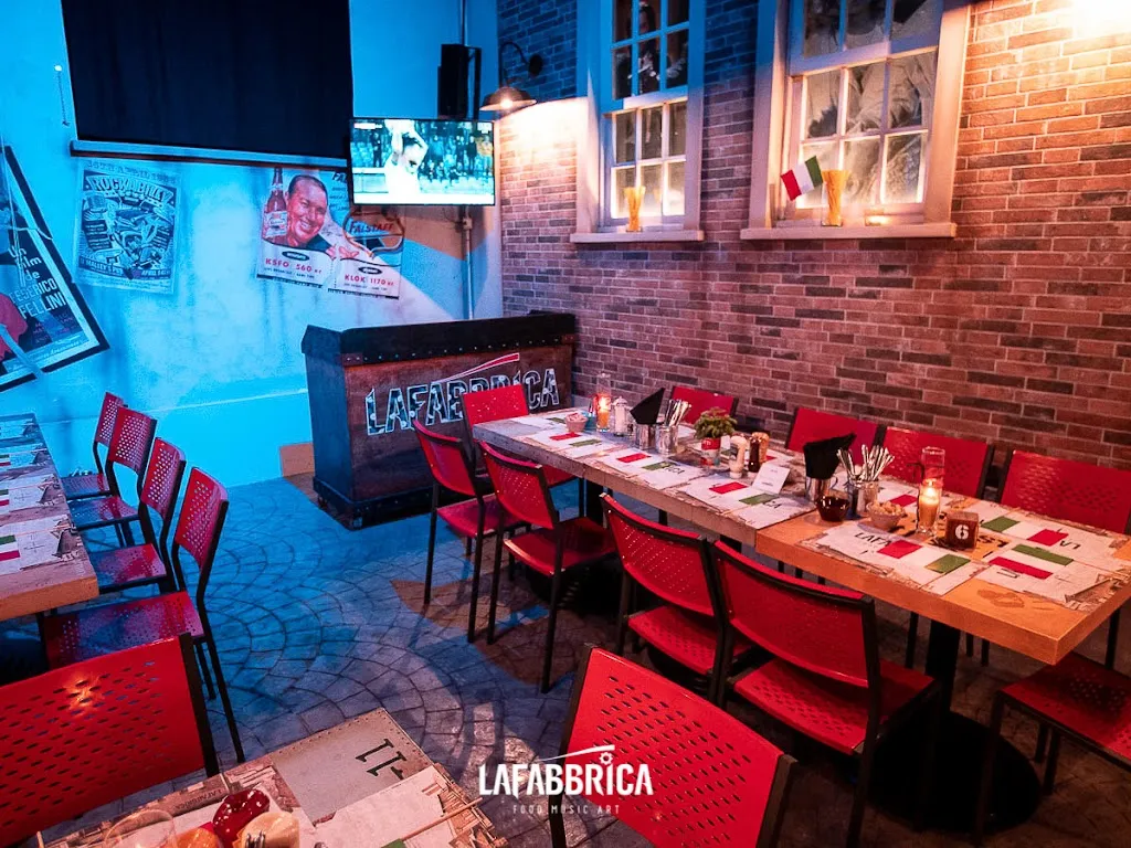 LaFabbrica Nardò | Ristorante, American bar & Show in Salento_Nardò_slider_image_1