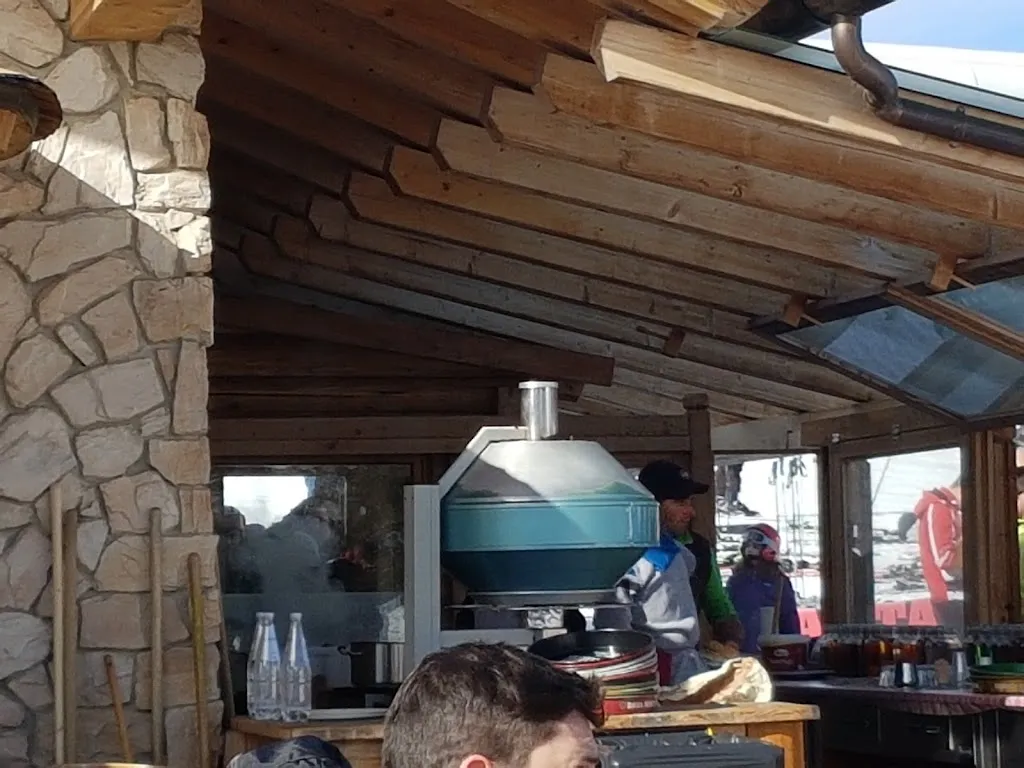 Mikołaj Pindelski_Ristoro Belvedere - Cima Fertazza_Alleghe_review