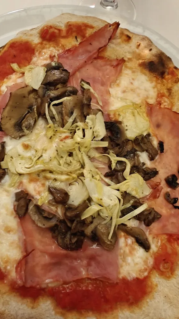 Elena Galinovska_Pizzeria Bar Doug_Abano Terme_recensione