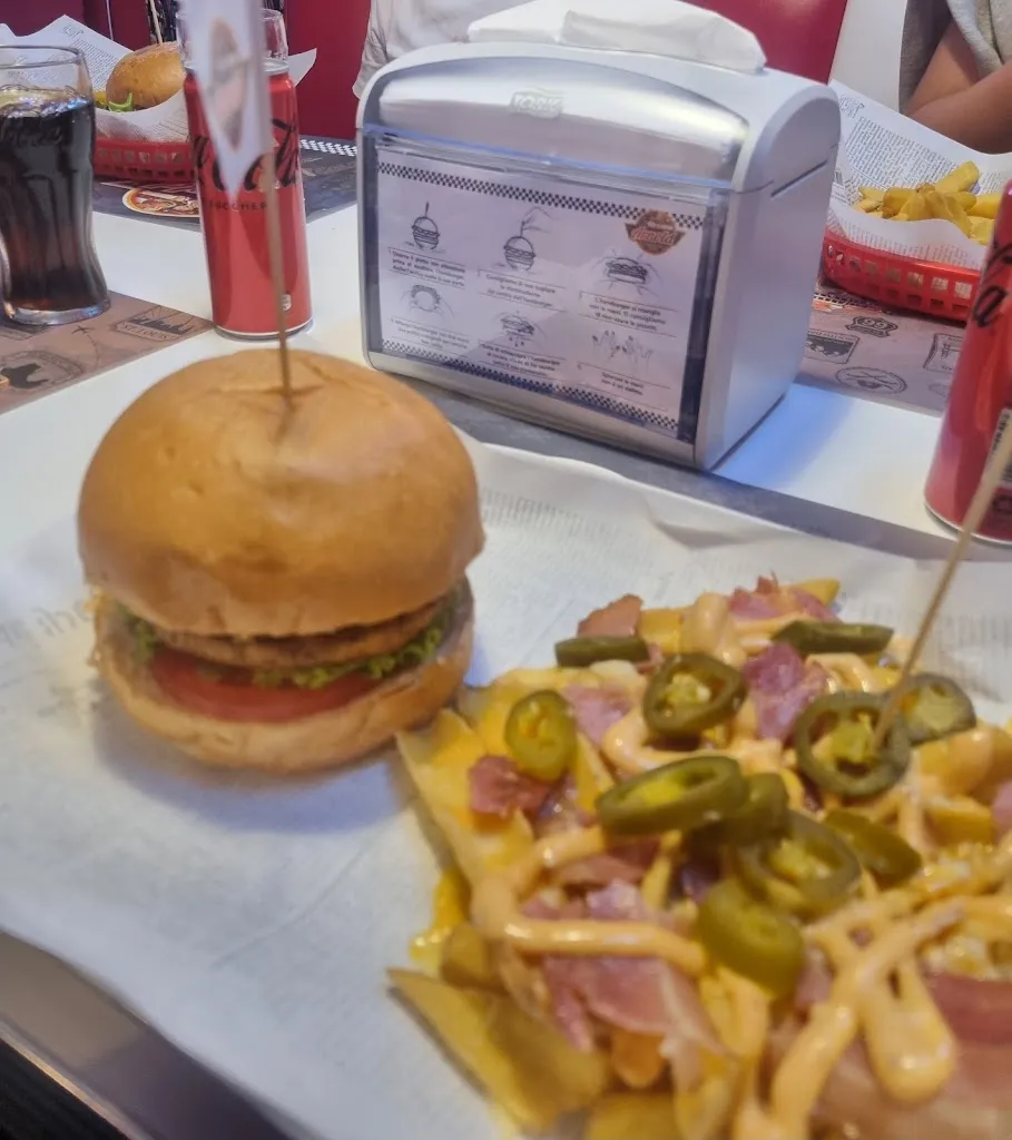 Anne Blom_Arnold American Diner_Arcole_review