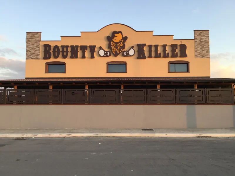 Pub Bounty killer restaurant in Orta Nova