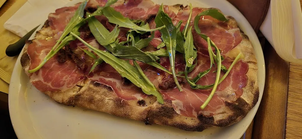 Broadway Music Pub_Orta Nova_slider_image_2