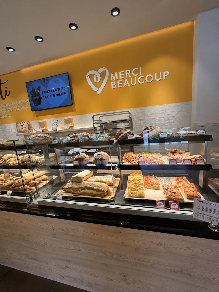 Ieva Lomovskytė_Merci Beaucoup - Boulangerie e Bistrot_Arbizzano-Santa Maria_review