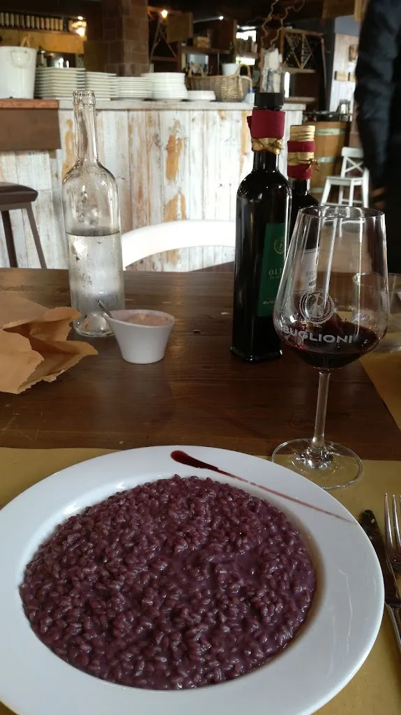 Jennifer_Enoteca del Bugiardo with wine shop Buglioni_Arbizzano-Santa Maria_review