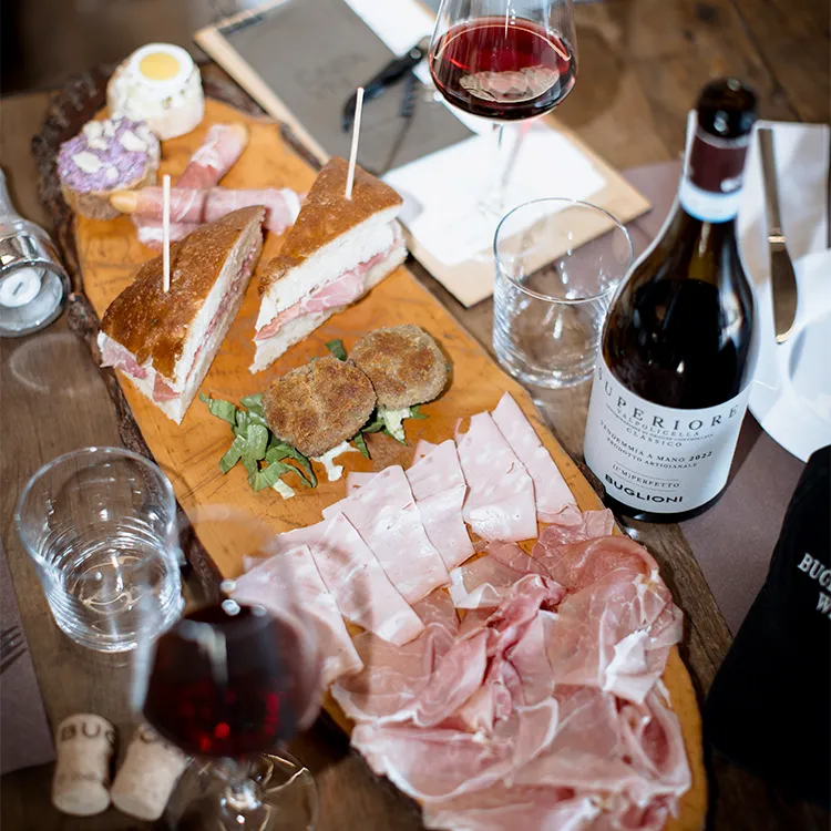 Enoteca del Bugiardo with wine shop Buglioni_Arbizzano-Santa Maria_slider_image_2