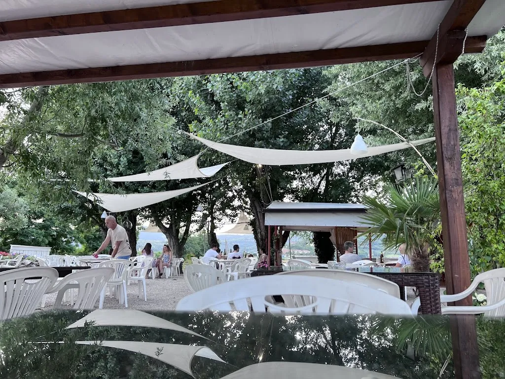 Giovanni Paolo Corazza_Anguriara_Arquà Petrarca_review