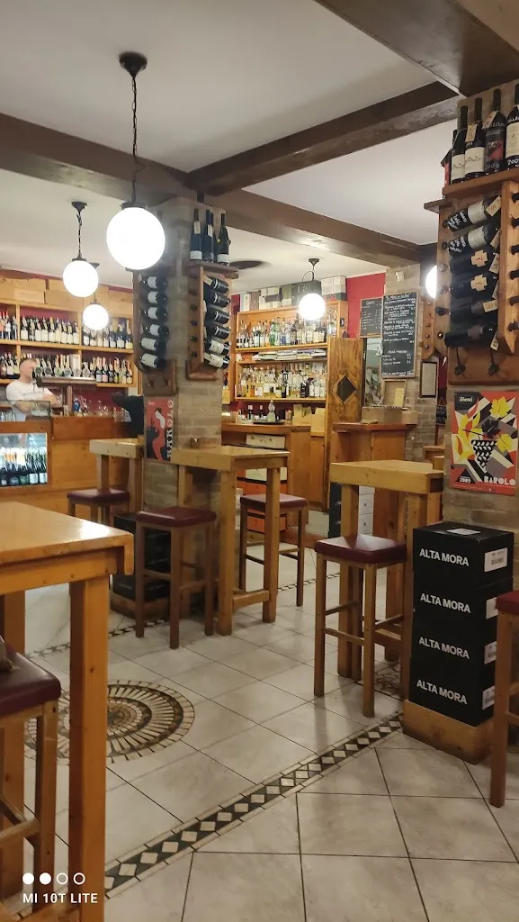 Vineria Dai Luciferi restaurant in Arlesega