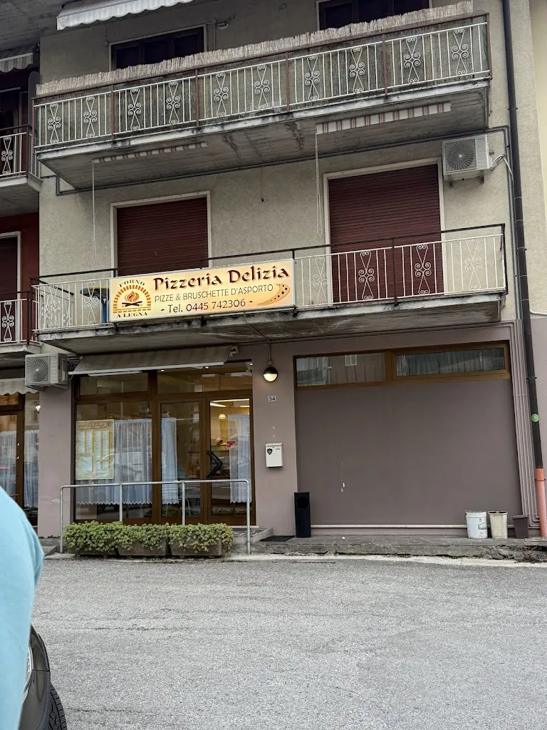 Jenn segovia_Pizzeria Delizia_Arsiero_recensione