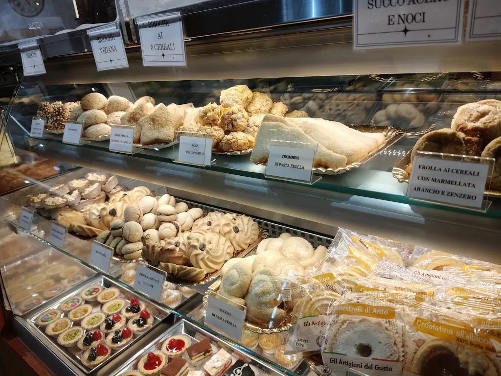 Caffetteria Bar Gelateria L'Abazia_Badia Calavena_slider_image_1