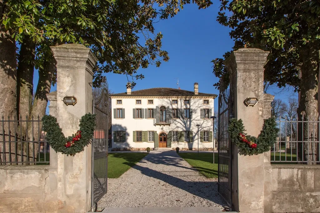 Villa Ormaneto Relais & Events restaurant in Asparetto