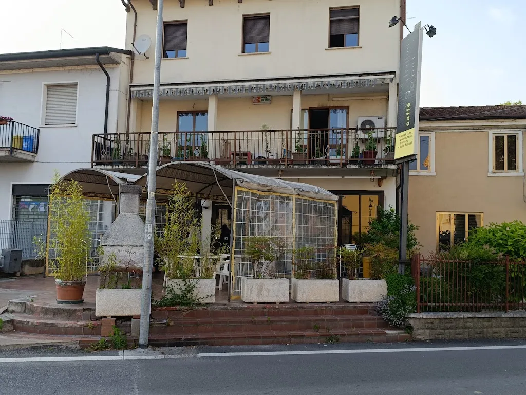 Caffe Olmo restaurant in Asparetto