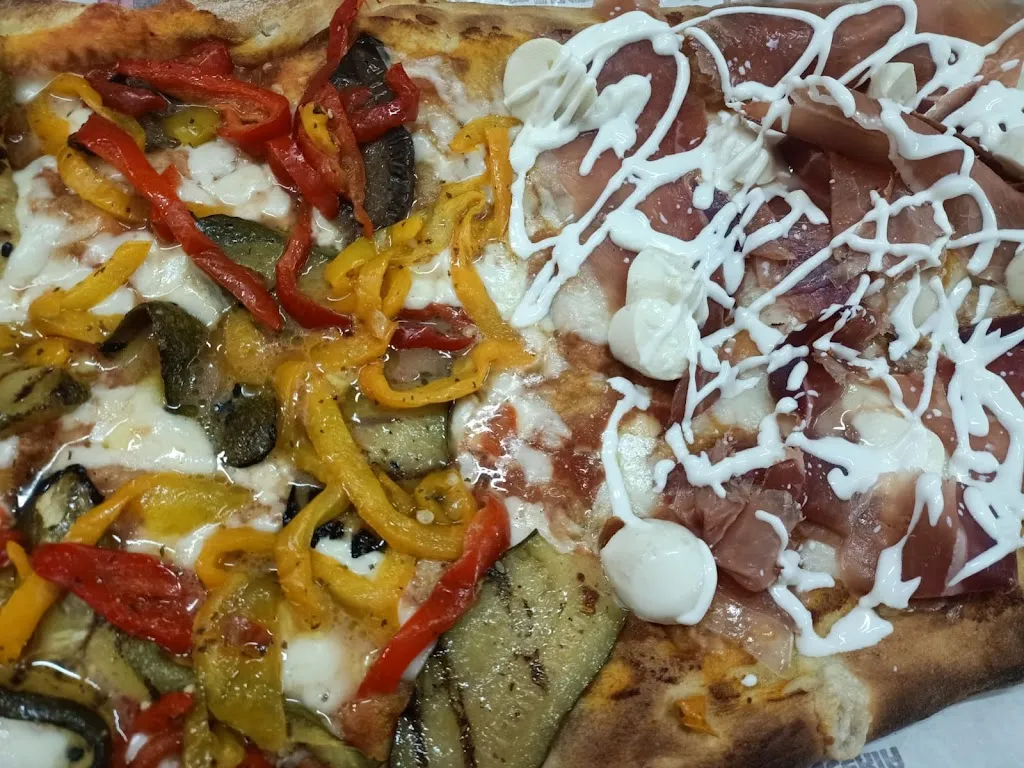 The Queen Pizzeria_Orta Nova_slider_image_2