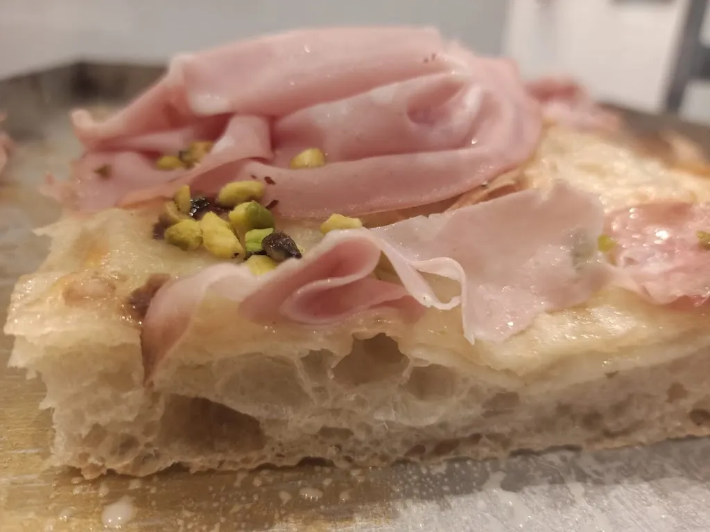 The Queen Pizzeria_Orta Nova_slider_image_3