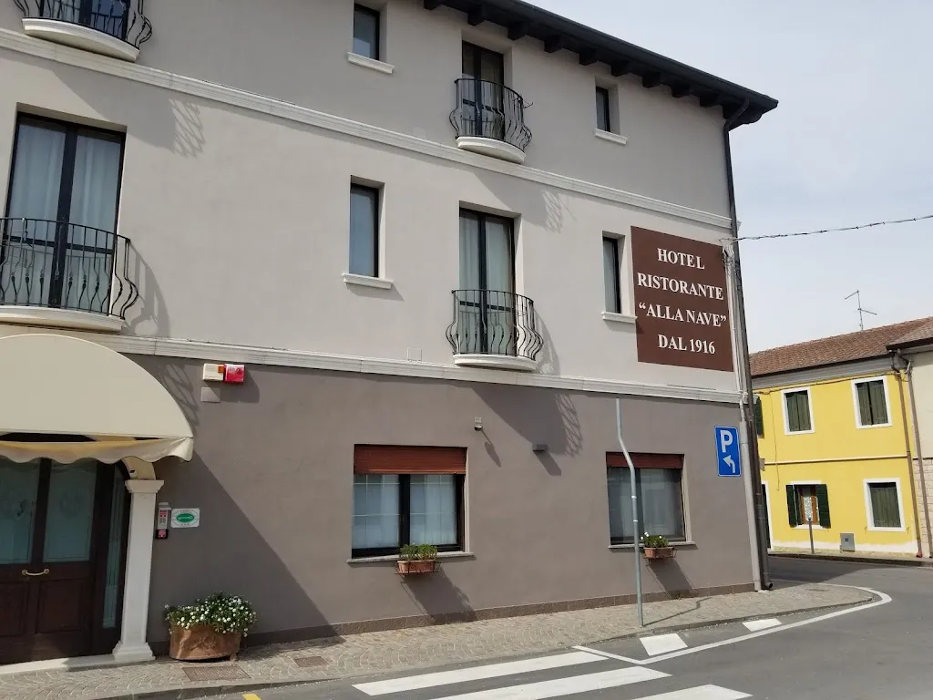 Alan Smith_The Ship Hotel_Badia Polesine_review