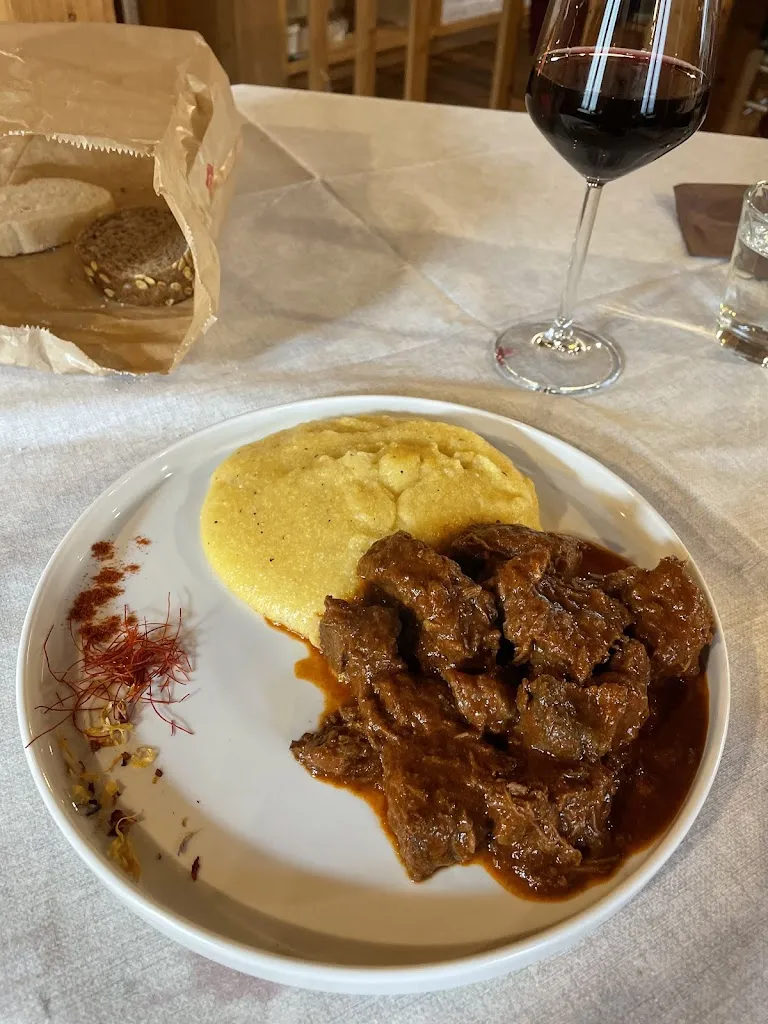 Derek Yu_Farmhouse Ai Lares Soc. Semplice Agricola_Auronzo_review