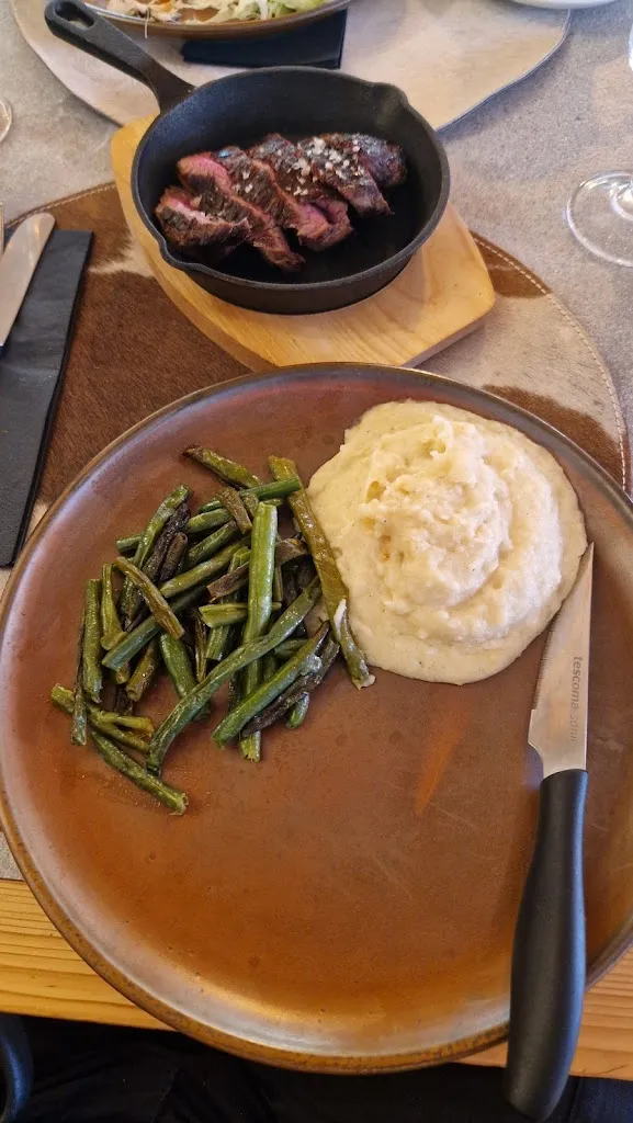 Petar Gabud_Restaurant of Dolomiti Des Alpes_Auronzo_review