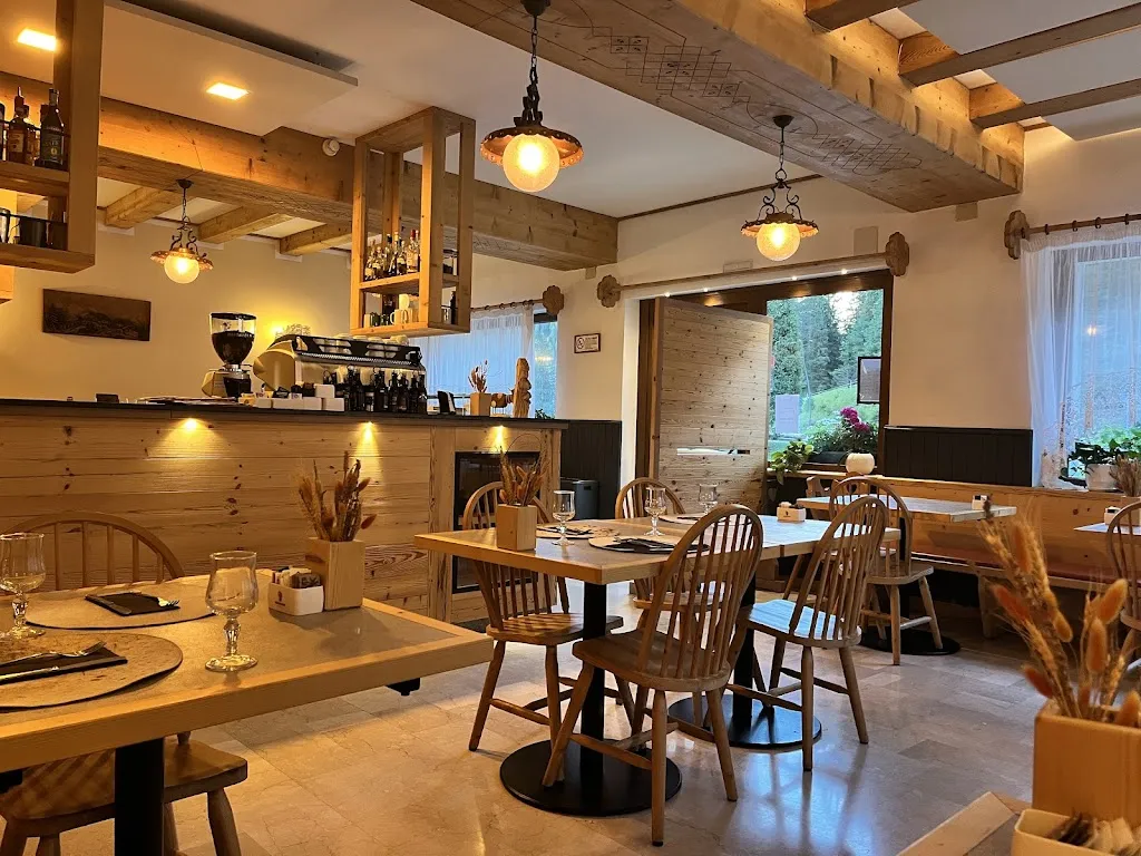 Restaurant of Dolomiti Des Alpes restaurant in Auronzo